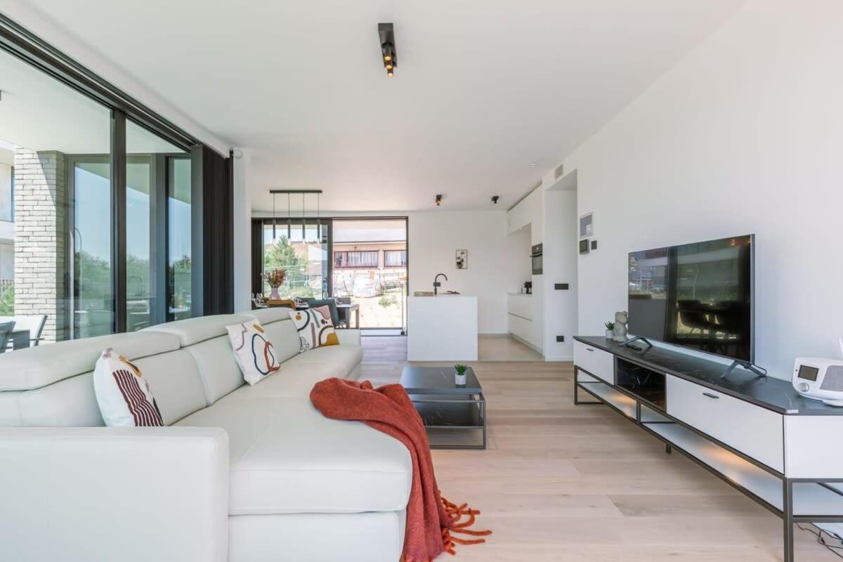 New, Luxurious And Modern Apartment With Private Parking Коксейде Екстериор снимка