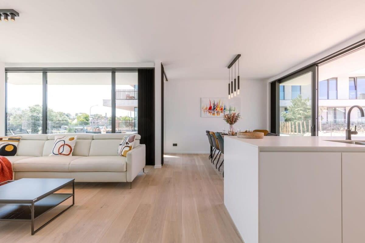 New, Luxurious And Modern Apartment With Private Parking Коксейде Екстериор снимка